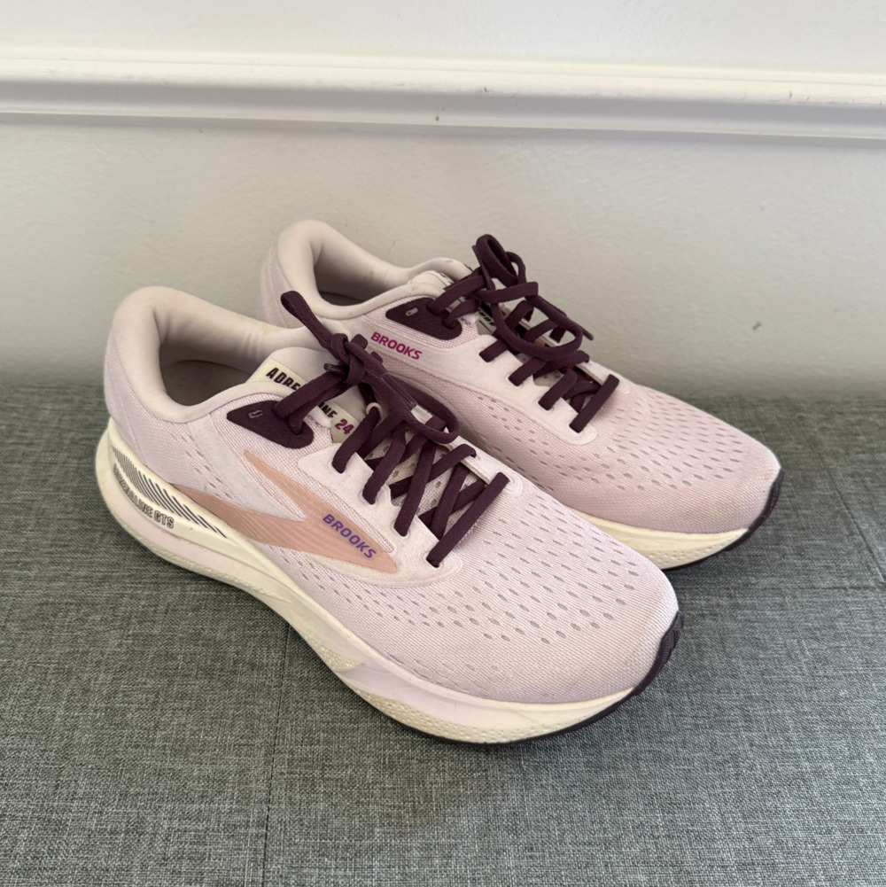 Brooks Adrenaline GTS 24 Shoes Womens Size 9 Orchid Walking Running Sneakers